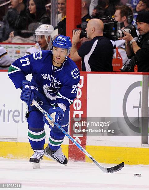 Manny Malhotra of the Vancouver Canucks skates against the Dallas Stars in NHL action on March 2012 at Rogers Arena in Vancouver, British Columbia,...