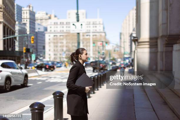 Sydney Rushing Attorney 10,912 Lawyer Outside Court Stock Photos, High-Res Pictures, and Images ...