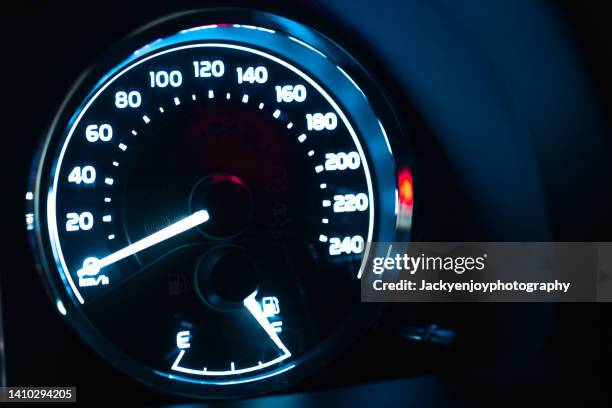 full tank and performance meter - mileometer stock pictures, royalty-free photos & images