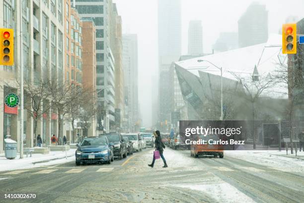 cold cityscape - toronto winter stock pictures, royalty-free photos & images