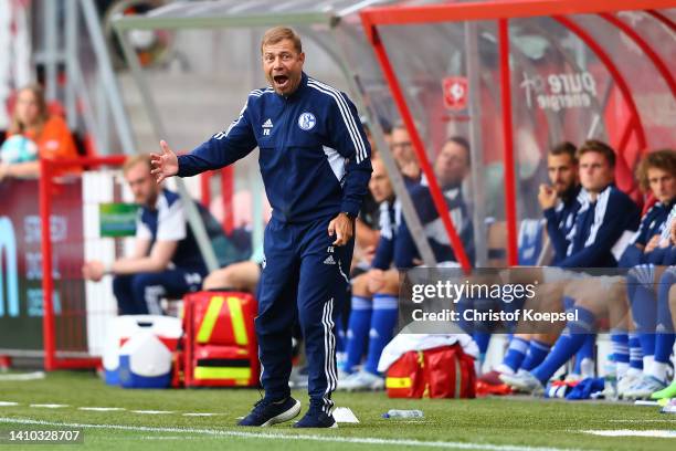 Head coach Frank Kramer of Schalke reacts during the Pre-Season friendly match between Twente Enschede and FC Schalke 04 at De Grolsch Veste Stadium...