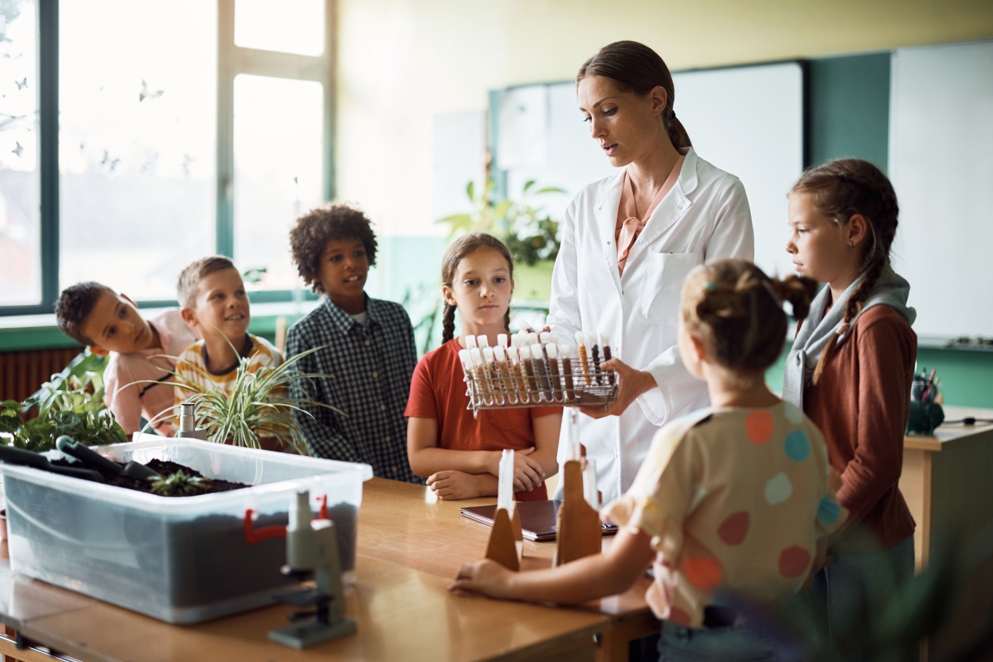 children learning science