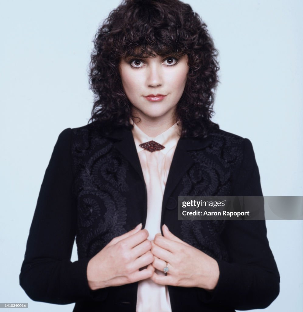 Linda R Singer and star Linda Ronstadt poses for a portrait in Los Angeles ...
