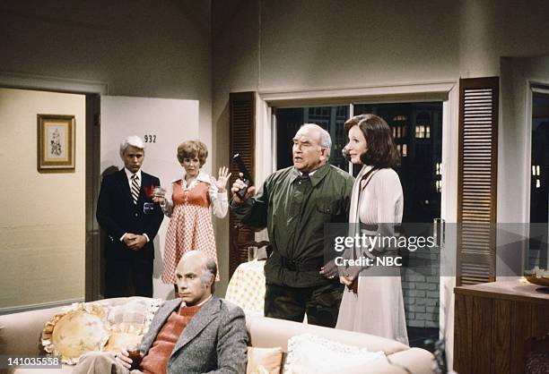 Episode 6 -- Pictured: Billy Crystal as Ted, Pamela Stephenson as Georgette, Ed Asner as Lou Grant, Mary Gross as Mary Christopher Guest as Murray...