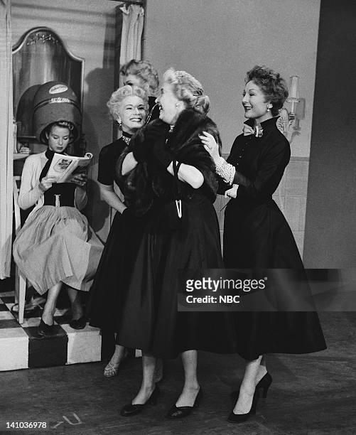 The Gabor Sisters" Episode 402 -- Pictured: Eva Gabor, Lilia Skala as Mrs. Gabor, Magda Gabor -- Photo by: NBC/NBCU Photo Bank