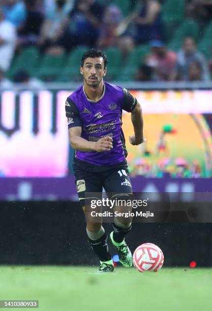 Oswaldo Alanis of Mazatlan drives the ball during the 4th round match between Mazatlan FC and Atletico San Luis as part of the Torneo Apertura 2022...