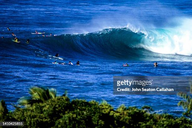 usa, hawaii, ocean wave at sunset beach - haleiwa stock-fotos und bilder