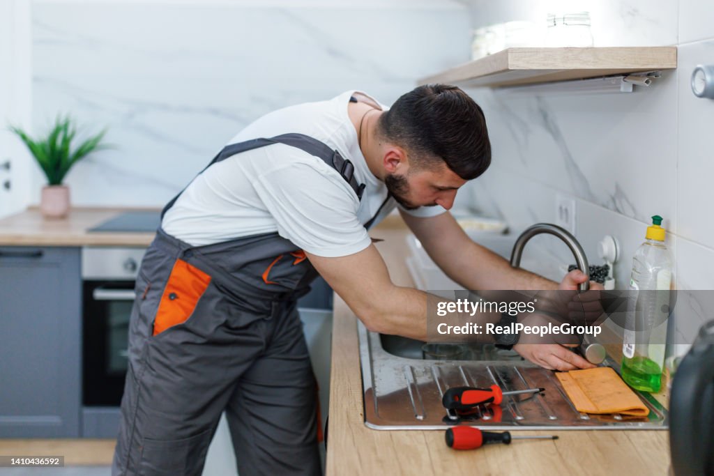 This faucet is leaking again