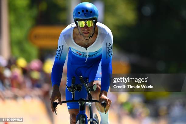 Michael Matthews of Australia and Team BikeExchange - Jayco crosses the finish line during the 109th Tour de France 2022, Stage 20 a 40,7km...