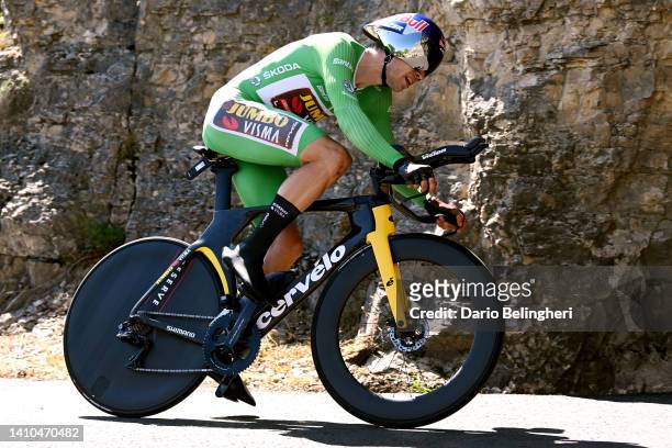 Wout Van Aert of Belgium and Team Jumbo - Visma Green Points Jersey sprints during the 109th Tour de France 2022, Stage 20 a 40,7km individual time...