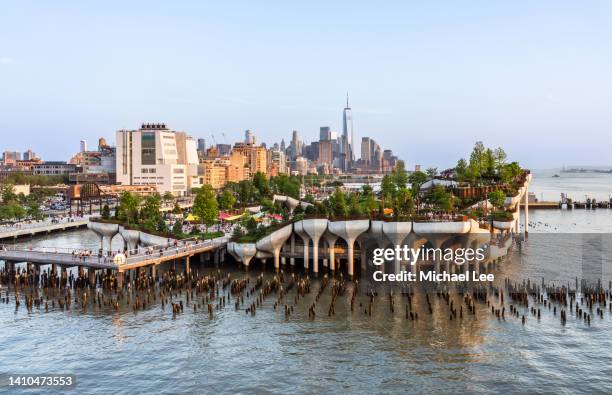 high angle sunset view of little island park in new york - upper east side manhattan stock pictures, royalty-free photos & images