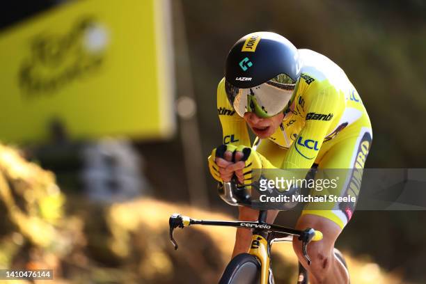 Jonas Vingegaard Rasmussen of Denmark and Team Jumbo - Visma - Yellow Leader Jersey sprints during the 109th Tour de France 2022, Stage 20 a 40,7km...