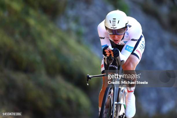 Tadej Pogacar of Slovenia and UAE Team Emirates - White Best Young Rider Jersey sprints during the 109th Tour de France 2022, Stage 20 a 40,7km...