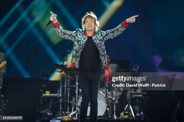 Mick Jagger from The Rolling Stones performs at Hippodrome de Longchamp on July 23, 2022 in Paris, France.