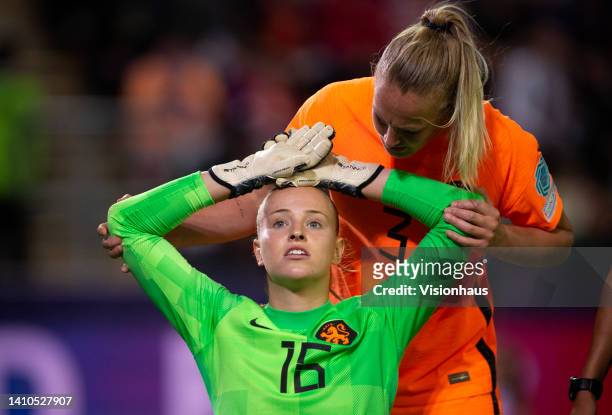 Goalkeeper Daphne Van Domselaar and Stefanie Van De Gragt of Netherlands look dejected during the UEFA Women's Euro England 2022 Quarter Final match...