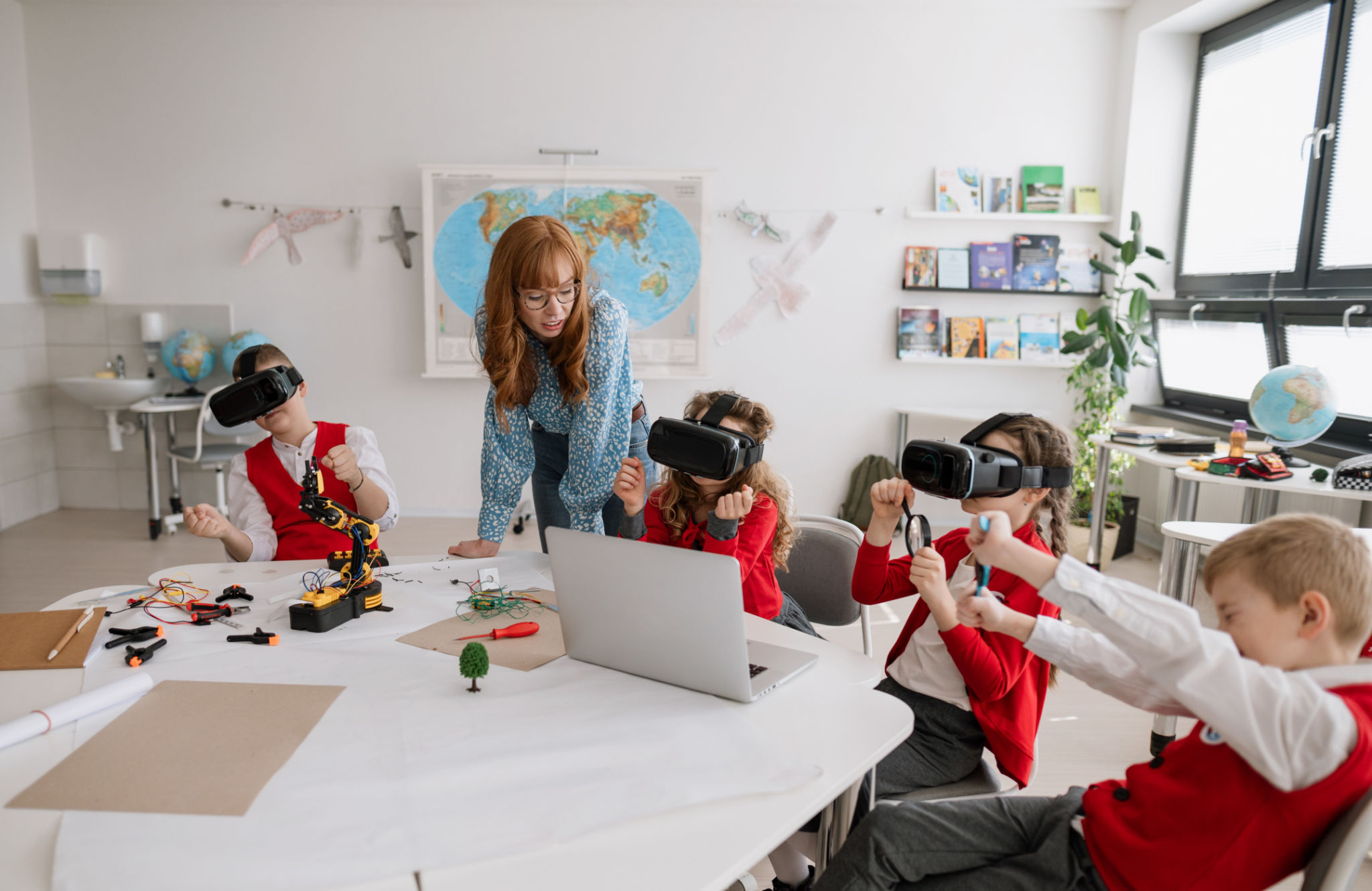students gaming class