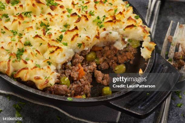 classic shepherd's pie - mashed potatoes stock pictures, royalty-free photos & images