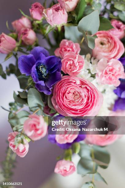 beautiful bouquet with anemones and ranunculus - ranunculus wedding bouquet stock pictures, royalty-free photos & images