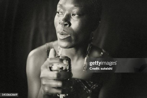 Devine Signer 6,825 Singer Divine Stock Photos, High-Res Pictures, and Images - Getty ...