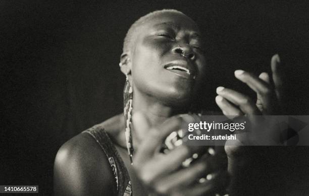 the female singer. - soul music stock pictures, royalty-free photos & images