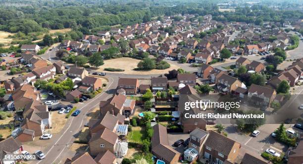 modern housing - hertfordshire stock pictures, royalty-free photos & images