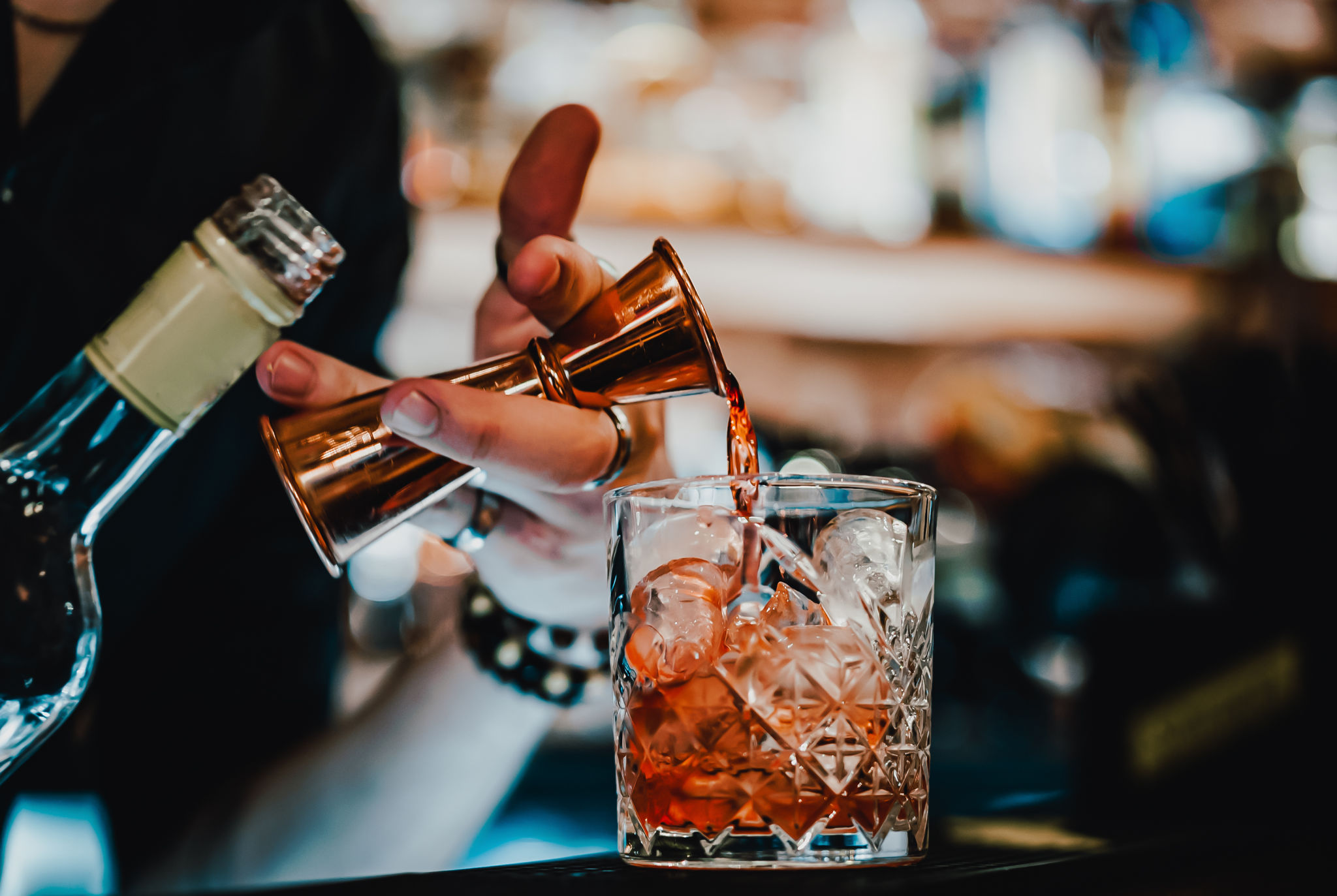 bartender making drinks