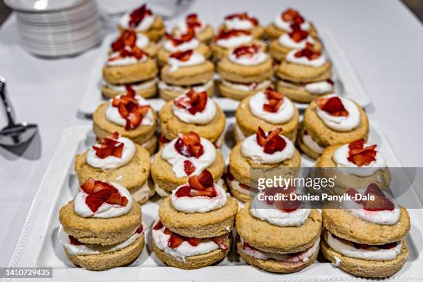 strawberry shortcakes - panyik-dale stock pictures, royalty-free photos & images