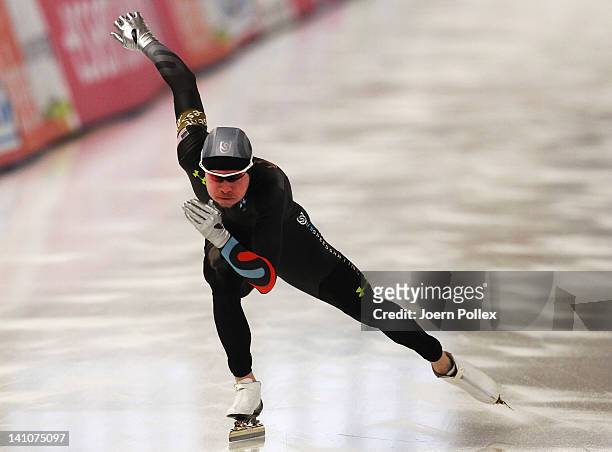 Tucker Fredericks of USA competes in the 500m heats during Day 2 of the Essent ISU Speed Skating World Cup at Sportforum Berlin on March 10, 2012 in...