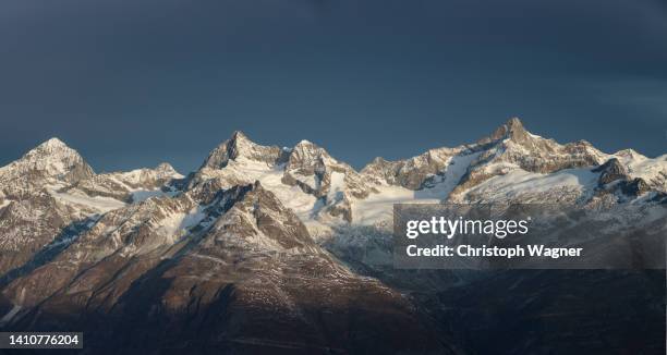 gebirgslandschaft - tirol fotografías e imágenes de stock