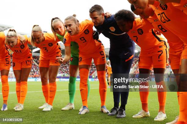 Vivianne Miedema of The Netherlands talks with their team before the UEFA Women's Euro England 2022 Quarter Final match between France and...