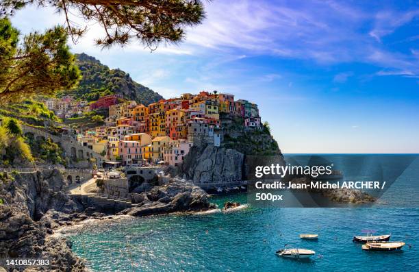 scenic view of sea against sky,manarola,la spezia,italy - manarola stock pictures, royalty-free photos & images