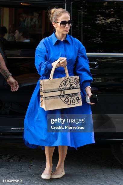 Jennifer Lopez is seen arriving at Le Flore en l'Île on July 25, 2022 in Paris, France.