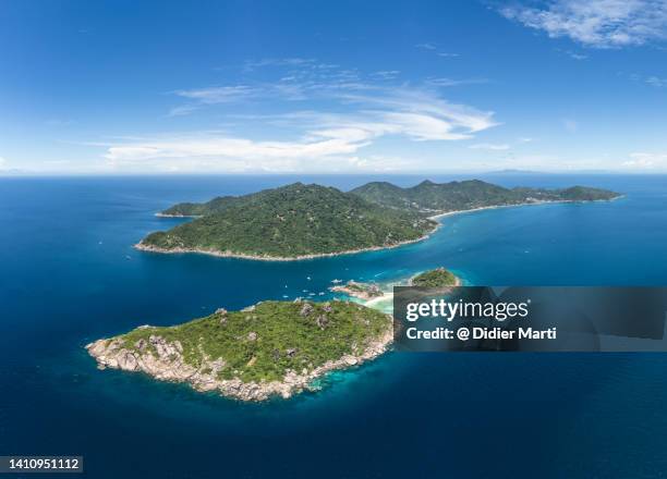 aerial panorama of the nang yuan and koh tao islands in thailand - koh tao thailand stock pictures, royalty-free photos & images