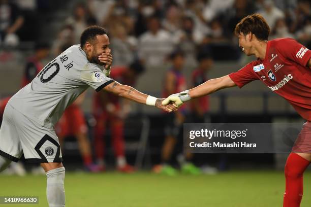Neymar Jr of Paris Saint-Germain shake hands with Masaaki Higashiguchi after the second goal of PSG during the preseason friendly between Paris...
