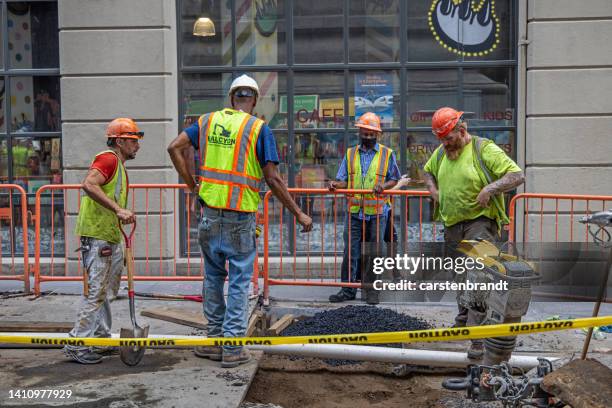Target Building Digging Safe Digging Month Photos and Premium High Res Pictures - Getty Images