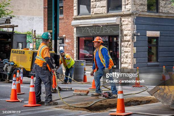 Working Digging Safe Digging Month Photos and Premium High Res Pictures - Getty Images