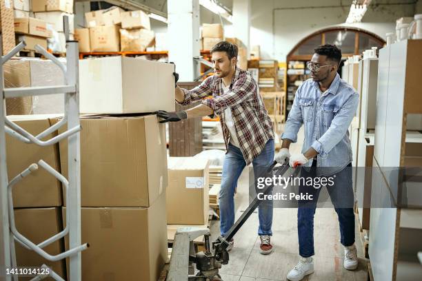 Store Shift Worker Night Shift Store Photos and Premium High Res Pictures - Getty Images