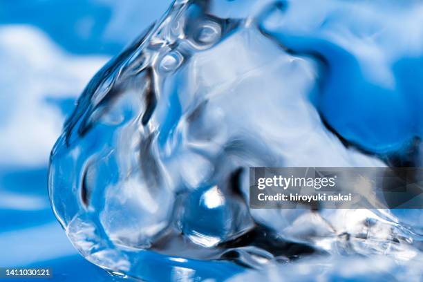 ice cube - freezing motion photos stock pictures, royalty-free photos & images