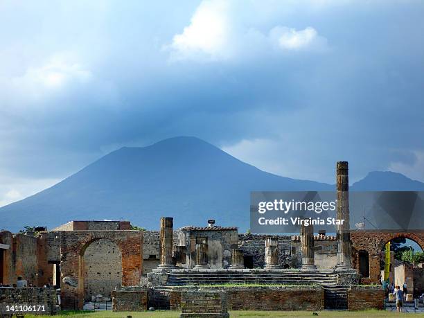 mt vesuvius above ruins of pompeii in italy - mt vesuvius stockfoto's en -beelden