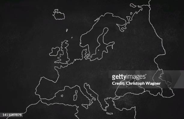 kreide tafel - europa - landkarte - cartografie stock-fotos und bilder