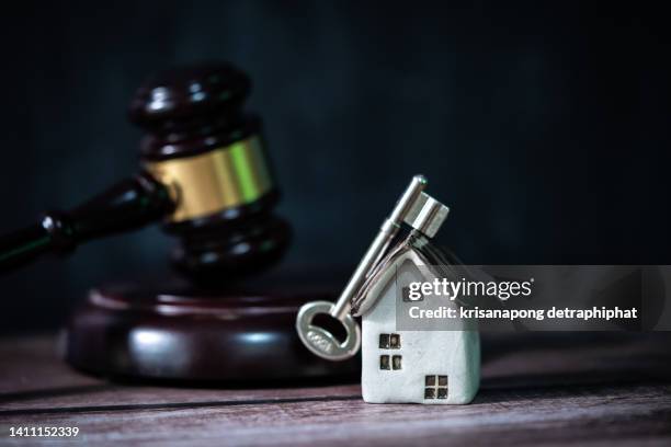 16 photos et images de Real Estate Lawyer Background