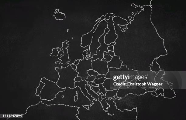 kreide tafel - europa - landkarte - map europe stock-fotos und bilder