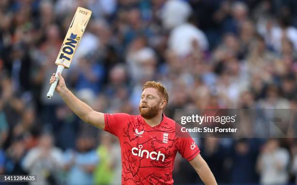 England batsman Jonny Bairstow acknowledges the applause after being dismissed for 90 runs during the 1st Vitality IT20 match between England and...