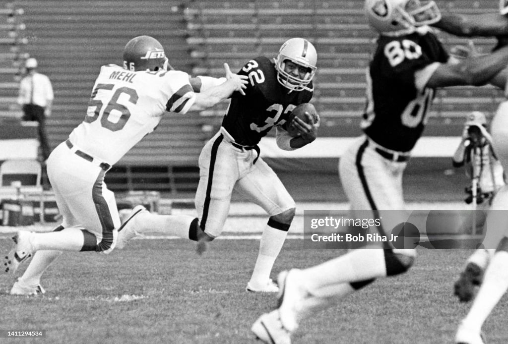 Raiders Marcus Allen during AFC Playoffs - Raiders v. Jets