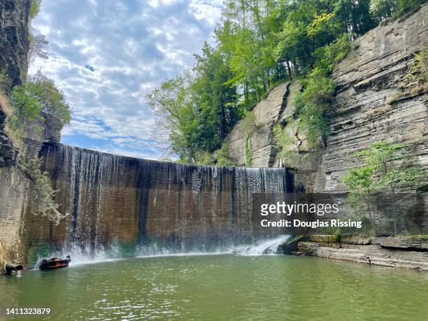 deuxième barrage, ithaca new york - polder barrage photos et images de collection