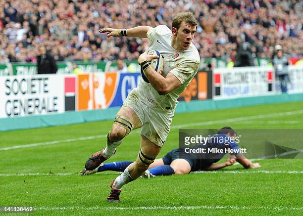 Tom Croft of England goes over to score his try during the RBS 6 Nations match between France and England at Stade de France on March 11, 2012 in...