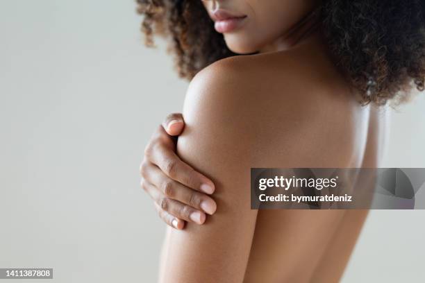 woman with perfect skin - pele humana imagens e fotografias de stock