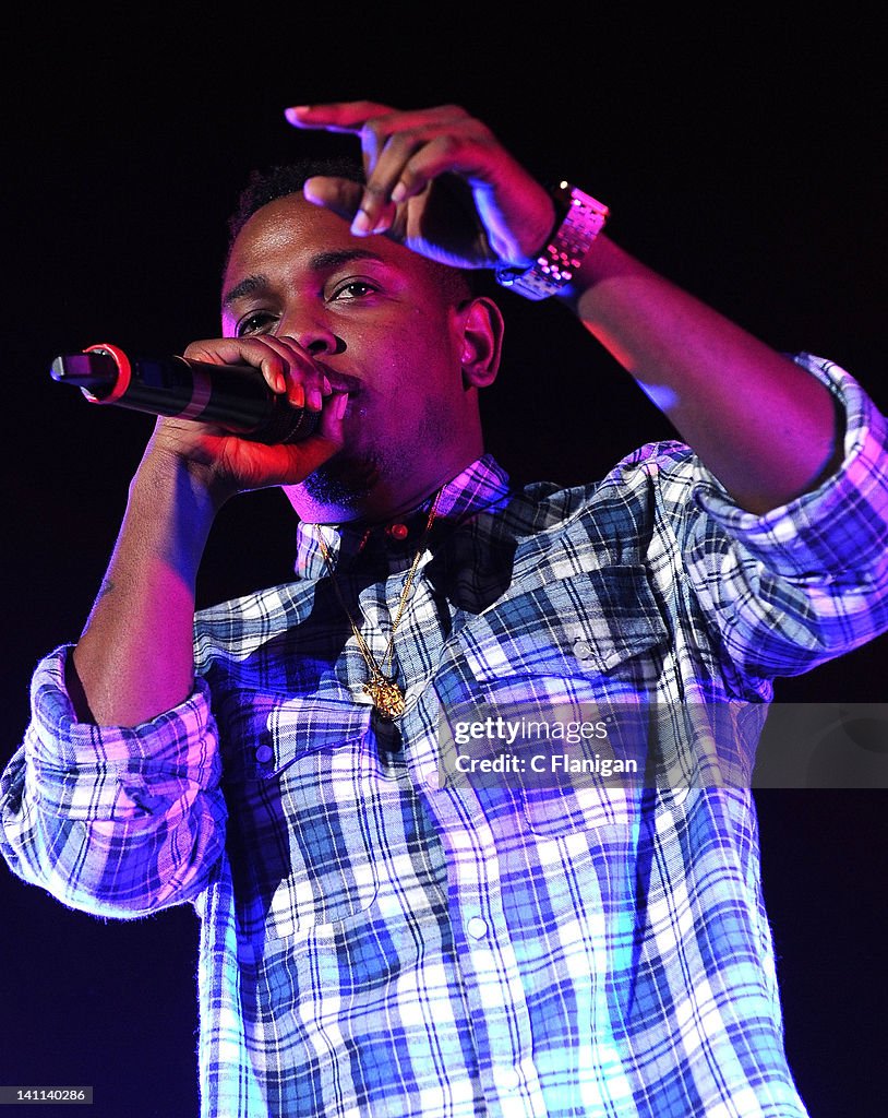 Upd Rapper Rapper Kendrick Lamar performs at San Jose State Event Center on ...