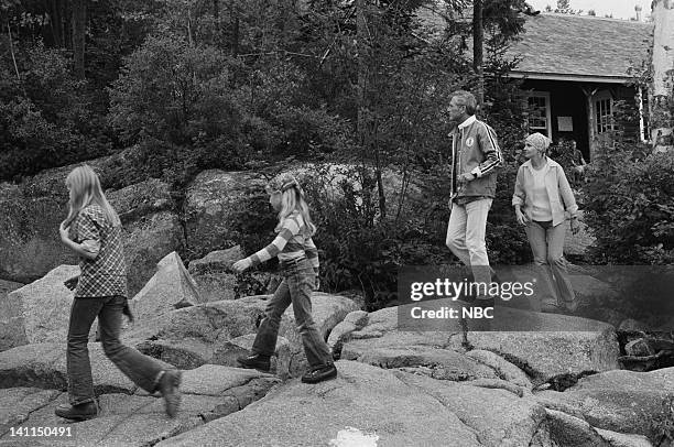 Air Date -- Pictured: The Newman Family Lissy Newman, Clea Newman, Paul Newman, Joanne Woodward in the White Mountain National Forest near Pinkham...