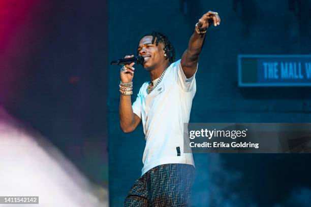 Lil Baby performs during 2022 Lollapalooza at Grant Park on July 28, 2022 in Chicago, Illinois.